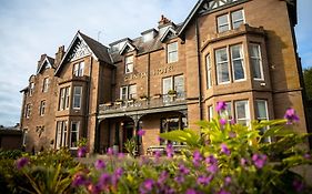Glenesk Hotel